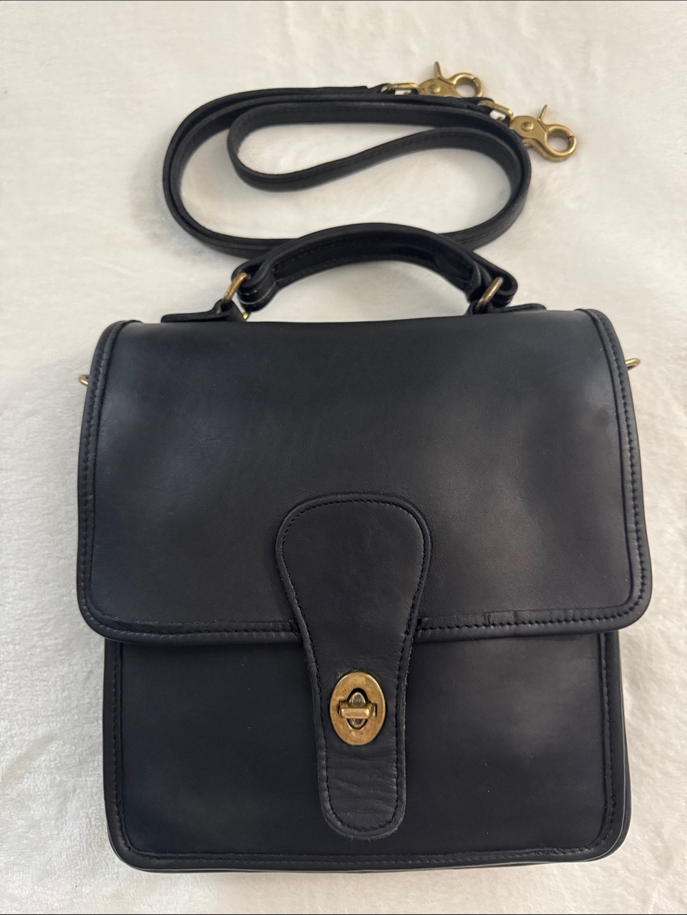 COACH Vintage Women’s Black Leather Purse Station Bag Crossbody Satchel 90s